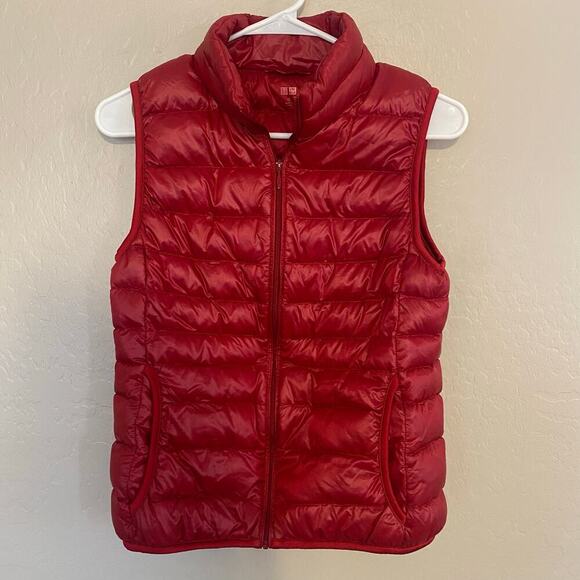 Uniqlo Down Puffer Vest Womens Size XS Red Packable Transitional Fall Travel - Picture 1 of 4